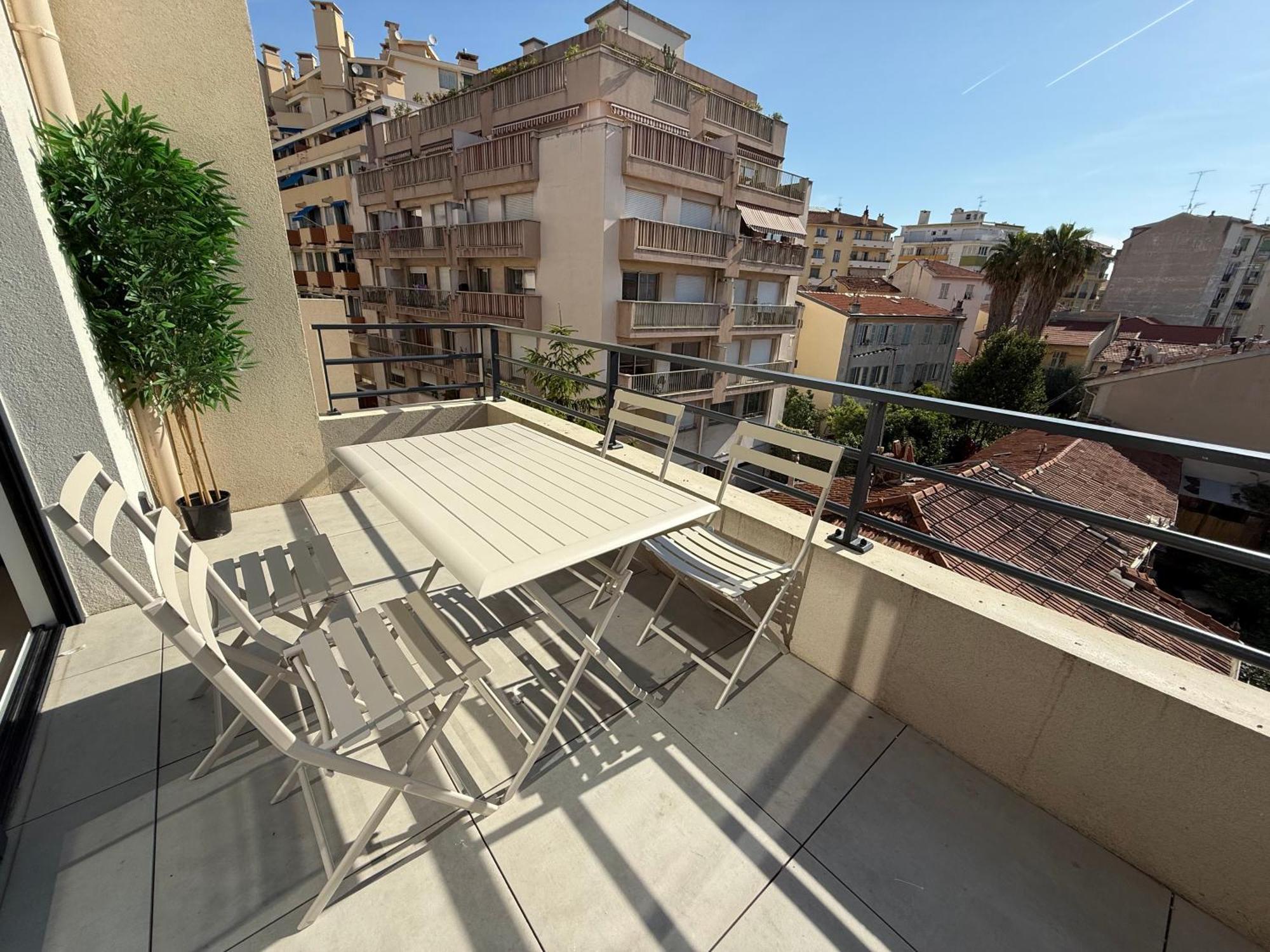 T2 Avec Terrasse Et Parking Prive Au Coeur De Nice Eksteriør bilde
